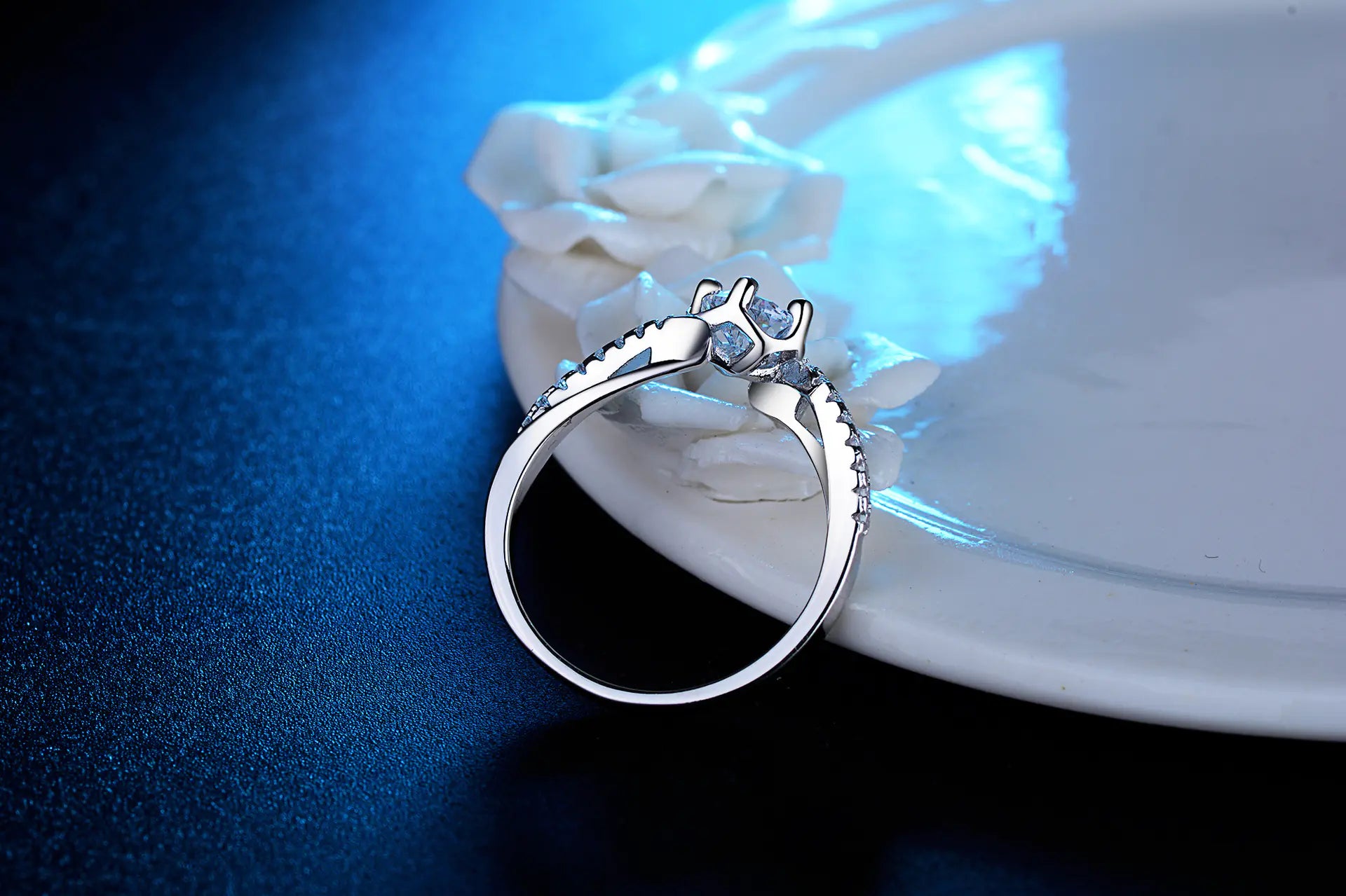 GlimmerSilver Fashion Ring Collection