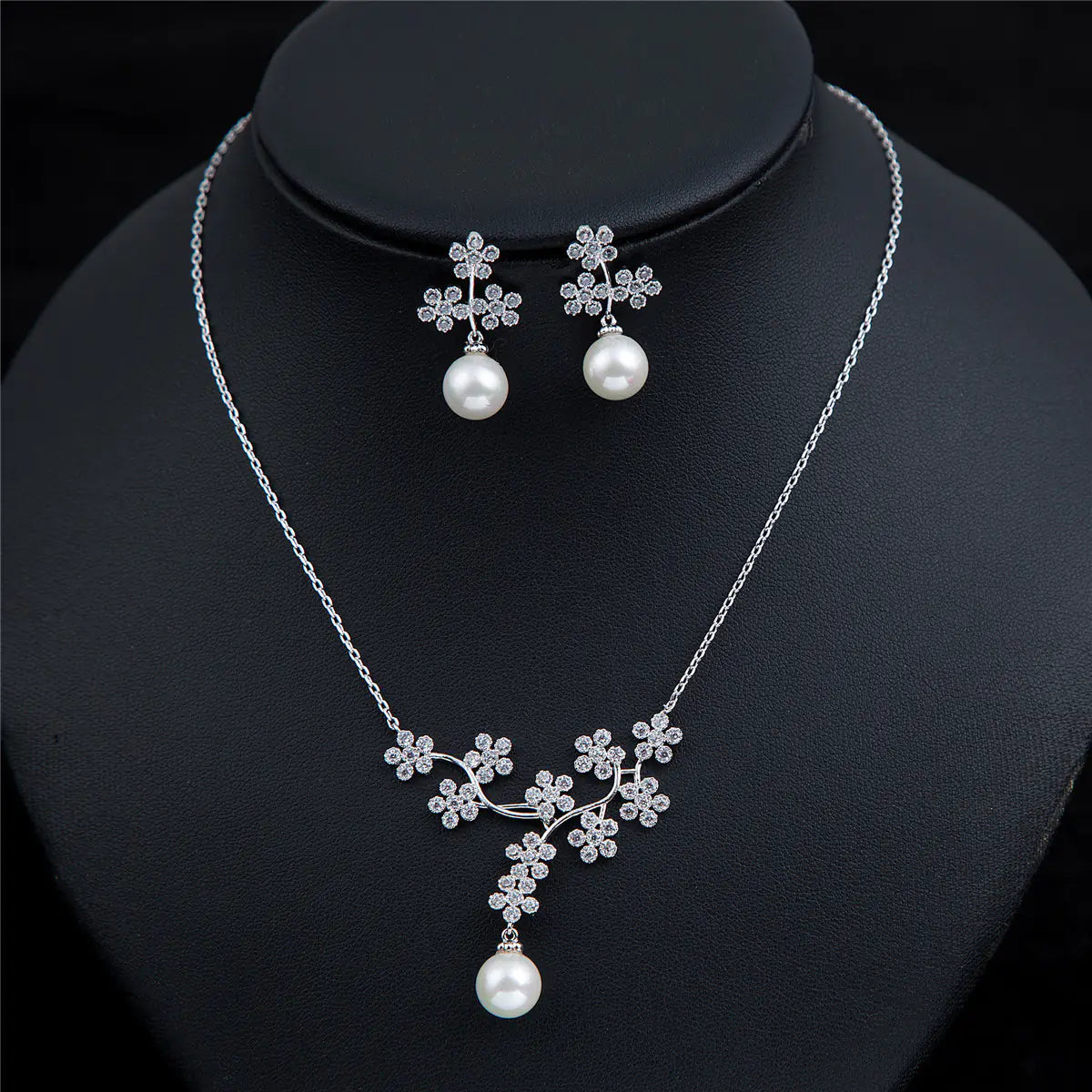 Fashionable Bridal Pearl Jewelry Set